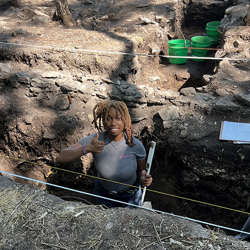 Student at i-dig-nauvoo archaeological excavation